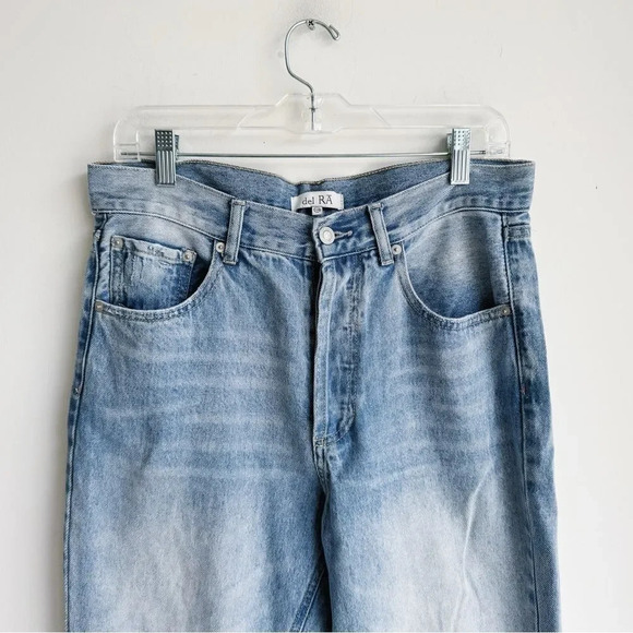 DEL RAY | High Rise Button Fly Cropped Jeans | 28 - Picture 2 of 5